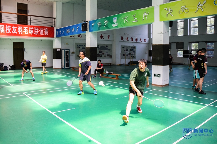 nEO_IMG_21校友羽毛球俱乐部成立仪式暨首届联谊赛.jpg